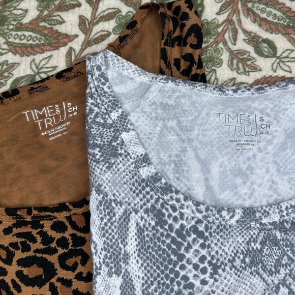 Time and Tru Leopard and Snake Print T-Shirt Bundle - Picture 2 of 7